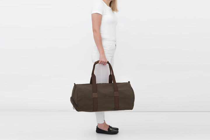 Dufflebag -M- KHAKI mit braunem Gurtband