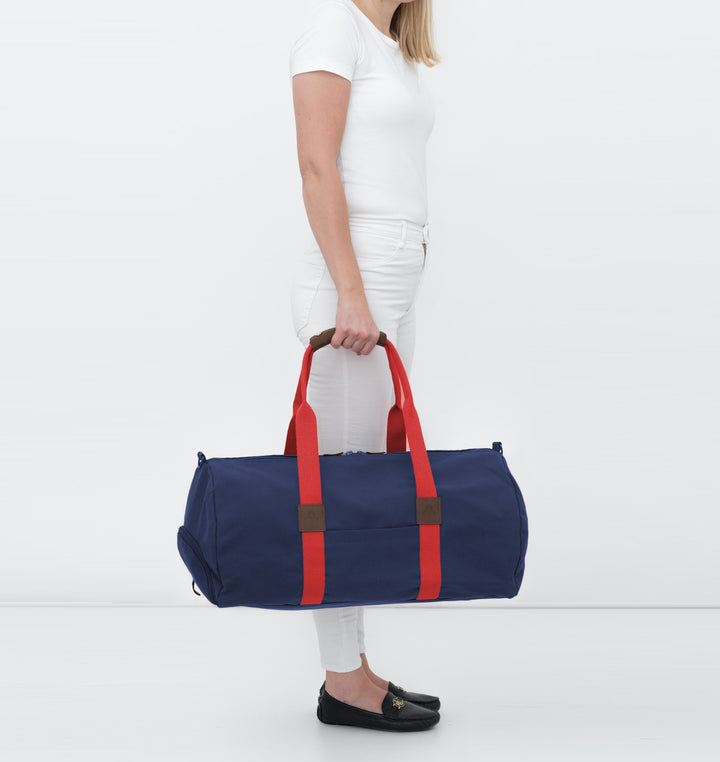 Dufflebag -M- NAVY mit rotem Gurtband