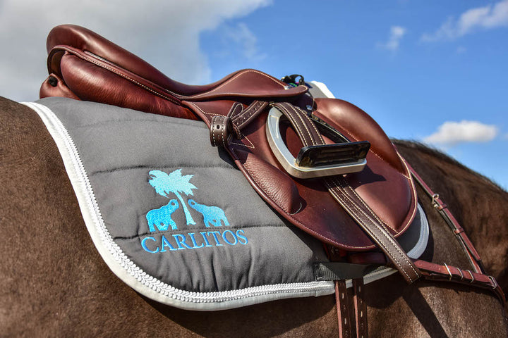 Saddle pad LIGHT GRAY with Carlitos logo