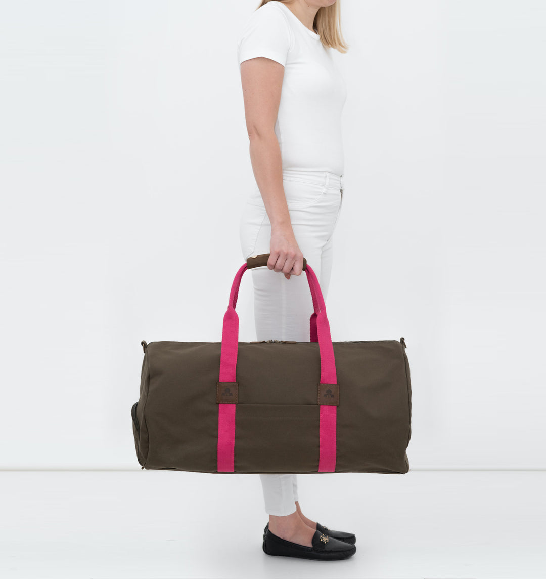 Dufflebag -L- KHAKI mit pinkem Gurtband